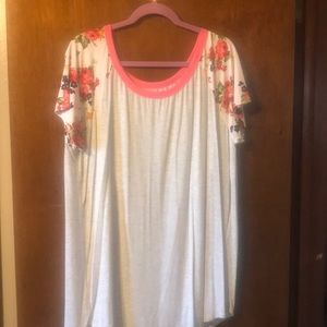 Gray short sleeve shirt Floral sleeves 2XL